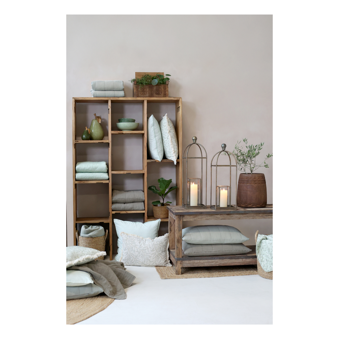 Chic Antique Aix Vintage Quilt opal im Regal skandinavischer Wohnstil Dekoration