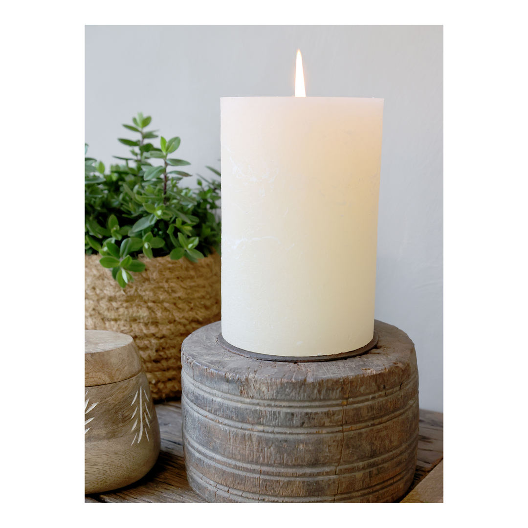 Chic Antique Grimaud Kerzenständer aus Recyclingholz und Eisen mit Kerze im skandinavischen Wohnstil