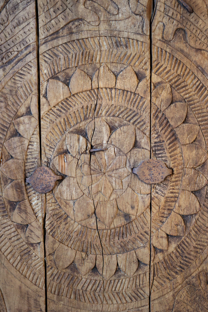 Ornamentale Holzschnitzerei der Chic Antique Grimaud Deko Tür im Vintage Stil
