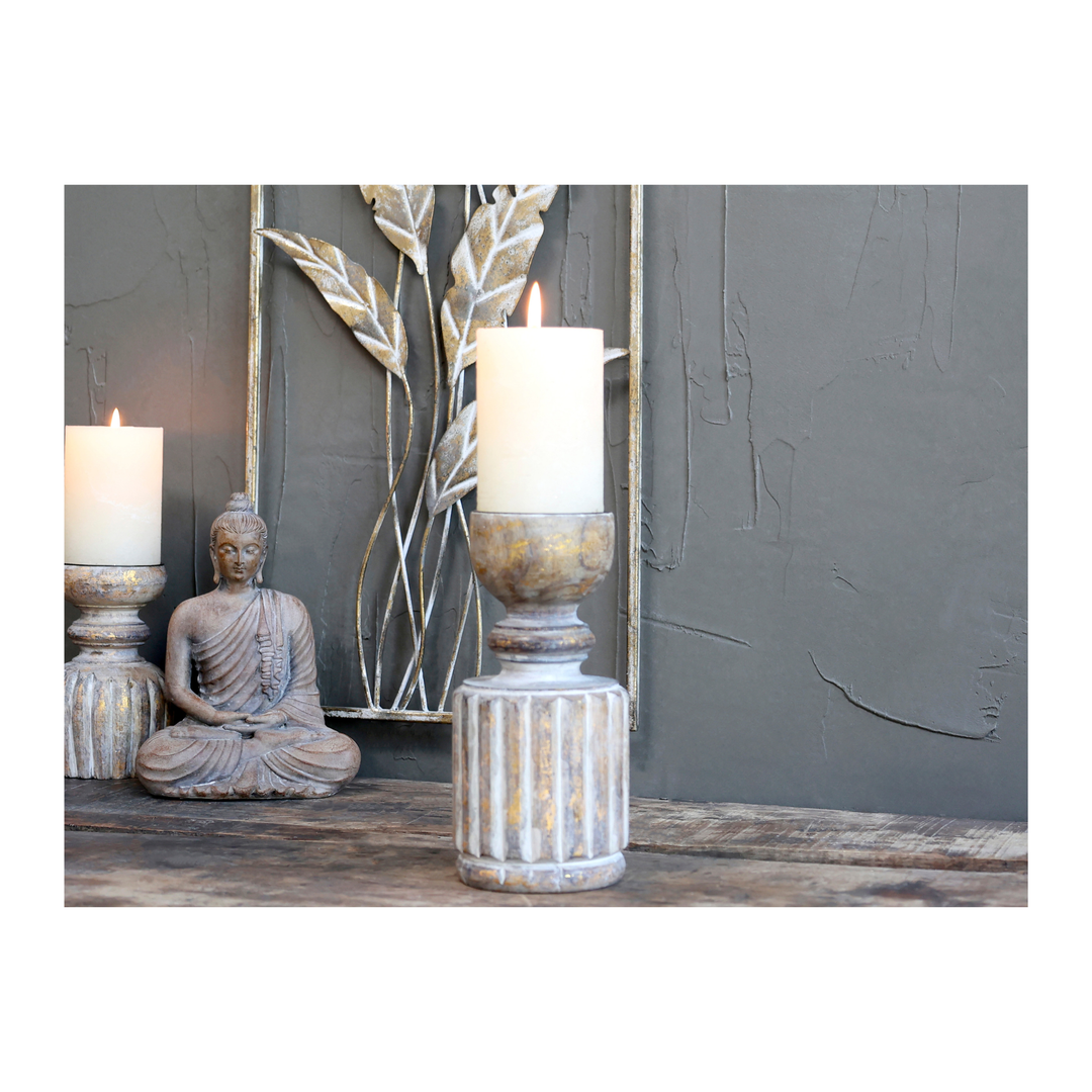 Chic Antique Kerzenständer mit Rillen in Antique Natur aus Mangoholz und Eisen als dekoratives Element im Wohnraum mit Kerze