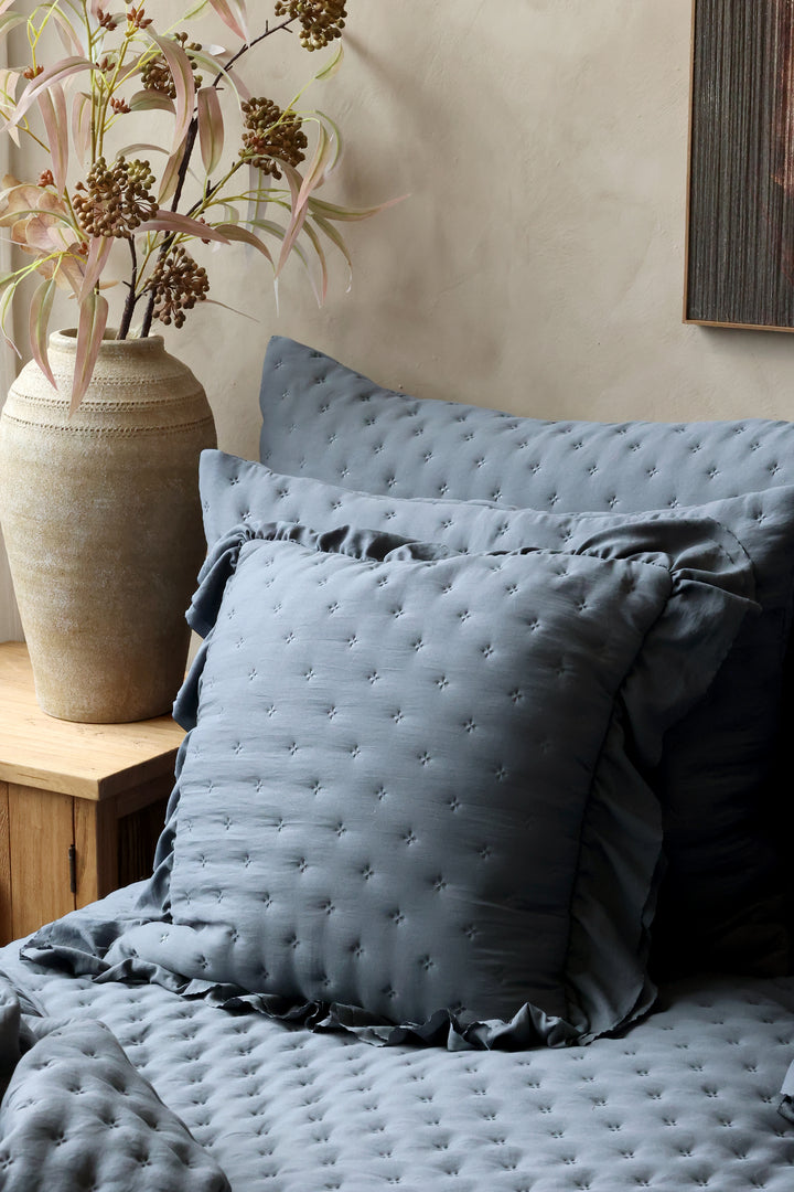 Weicher Chic Antique Kissenbezug 50 × 50 cm in Midnight
