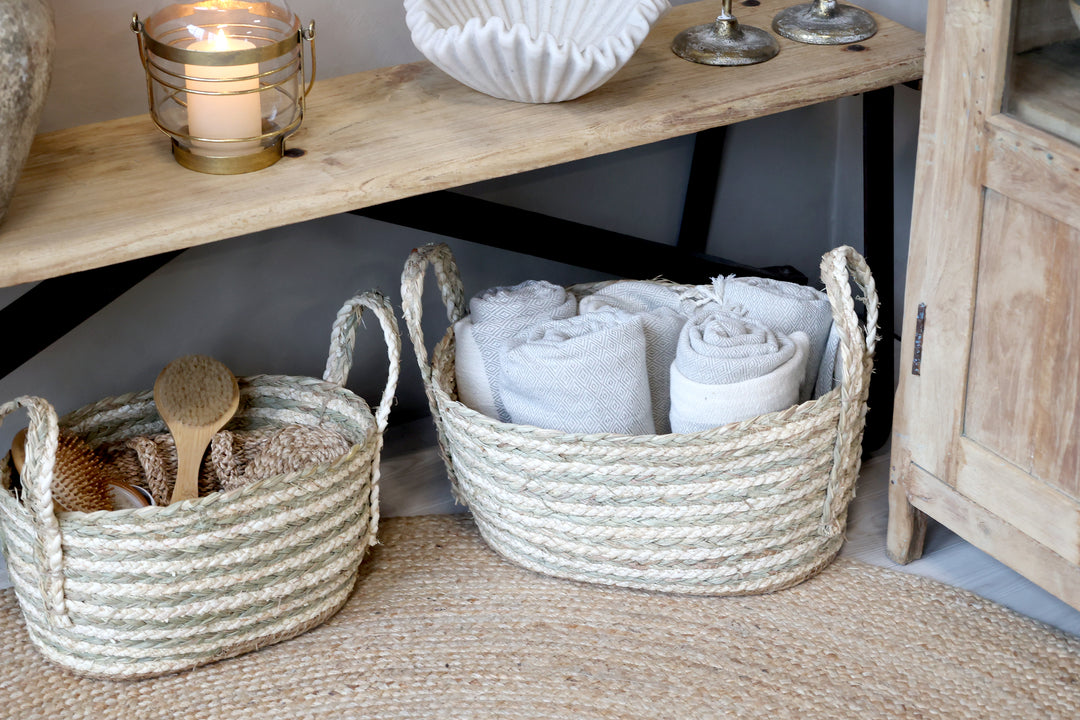 Handgeflochtene Seegras Körbe im Landhausstil von Chic Antique