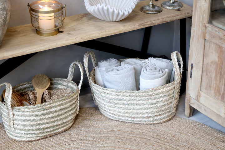 Handgeflochtene Seegras Körbe im Landhausstil von Chic Antique