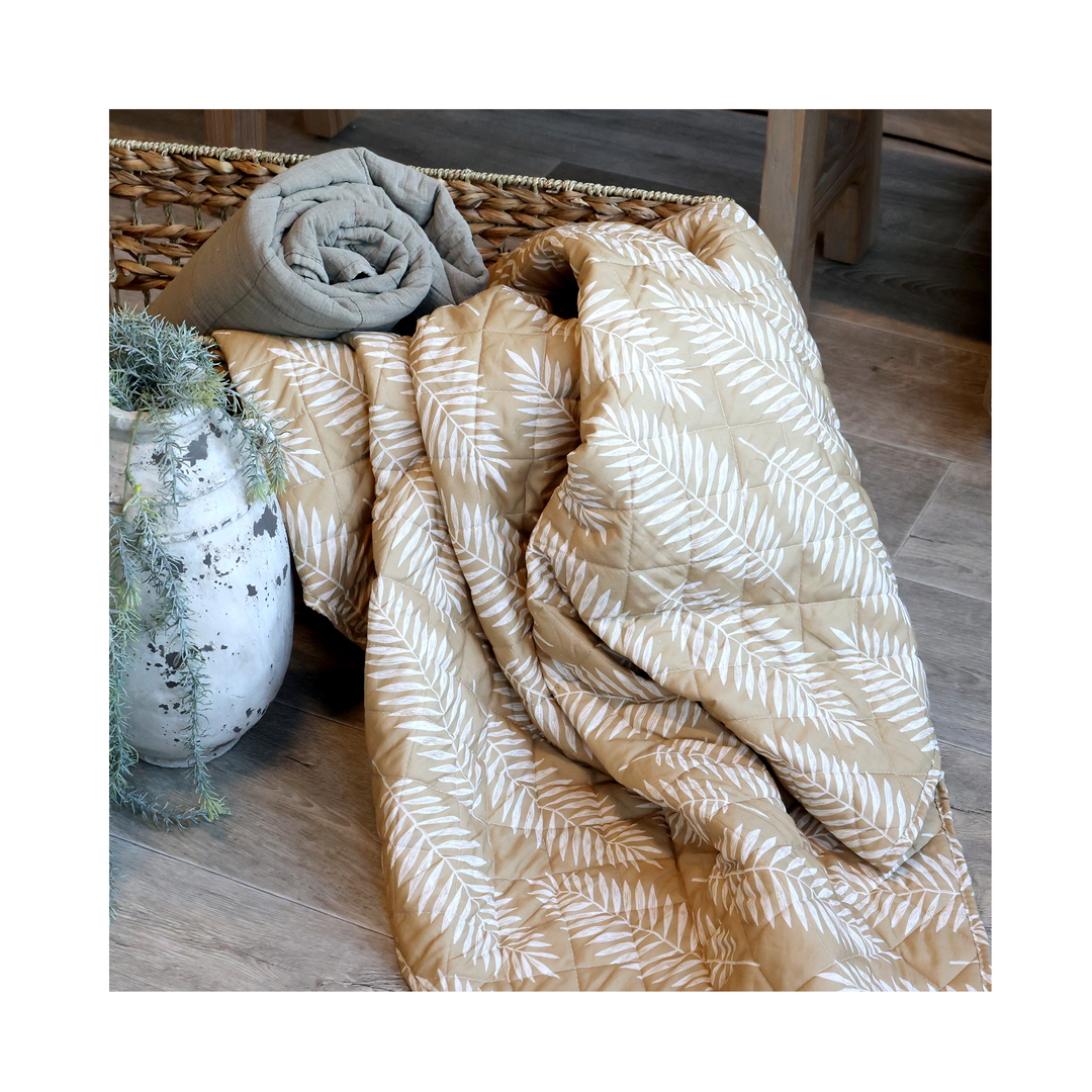 Detailansicht Chic Antique Quilt Aix Vintage mit tropischem Blattmuster auf Baumwolle