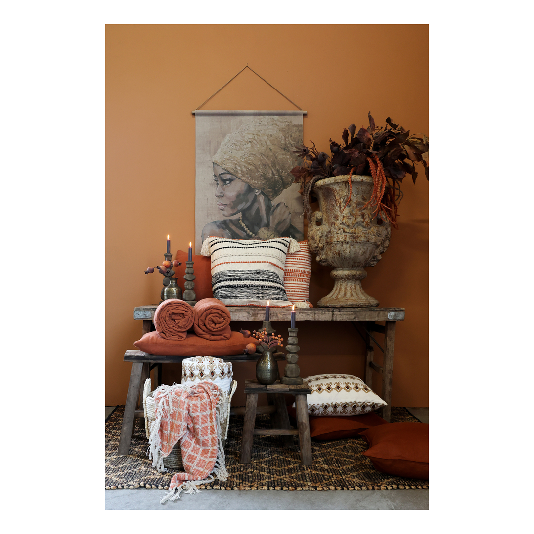 Chic Antique Quilt Aix Vintage Paisley weiß im Boho Landhausstil mit Kissen und Dekoration inszeniert