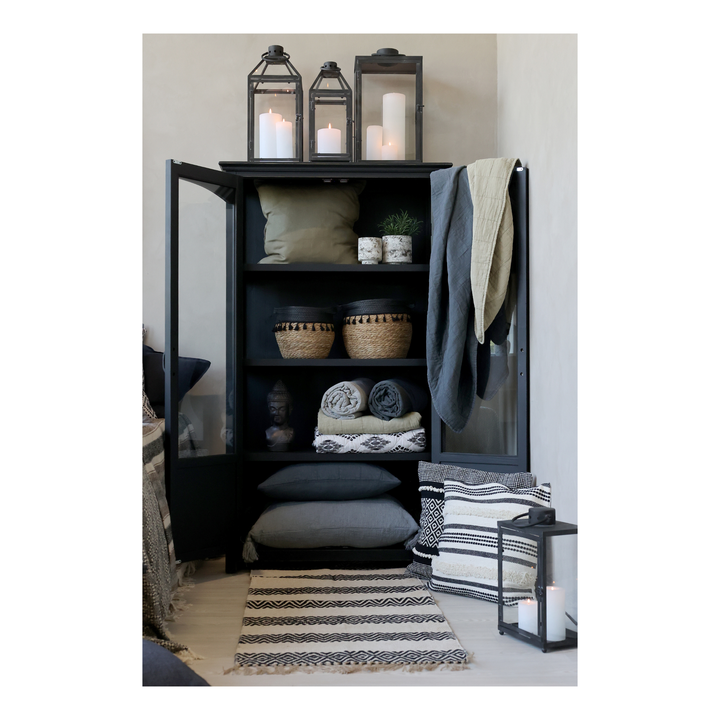 Chic Antique Quilt Aix Vintage schwarz weiß mit ethnischem Muster im Landhausstil Regal dekoriert