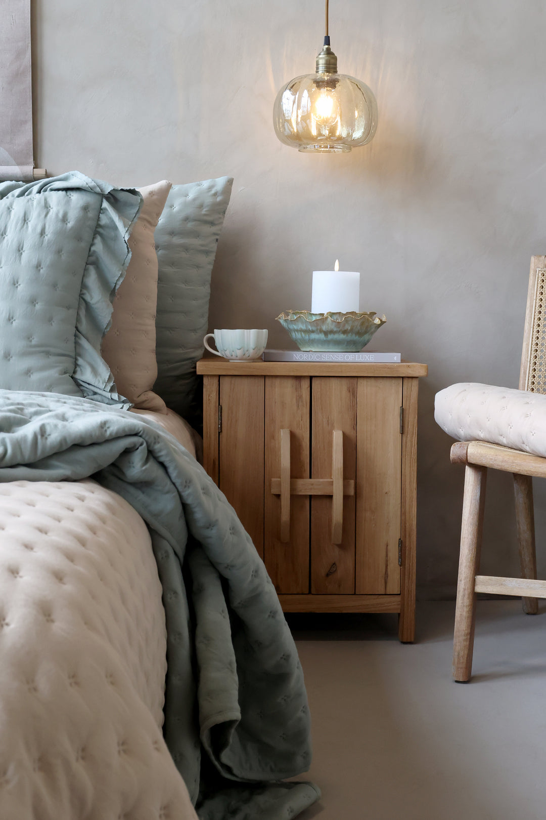 Chic Antique Quilt Opal als Tagesdecke im skandinavischen Stil
