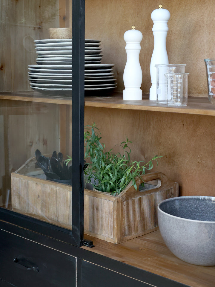Chic Antique Salz- und Pfeffermühlen Creme in moderner skandinavischer Landhausküche