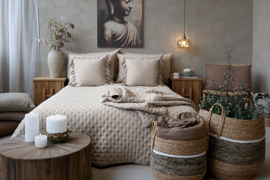 Chic Antique Aix Soft Bettdecke in Leinen als stilvolle Tagesdecke