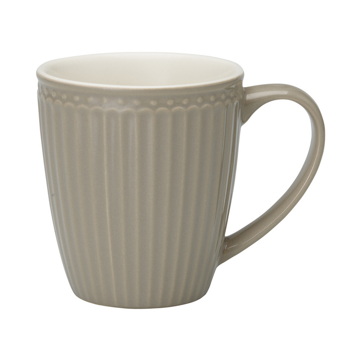 GreenGate Alice Henkeltasse in warmem Grau aus Porzellan freigestellt