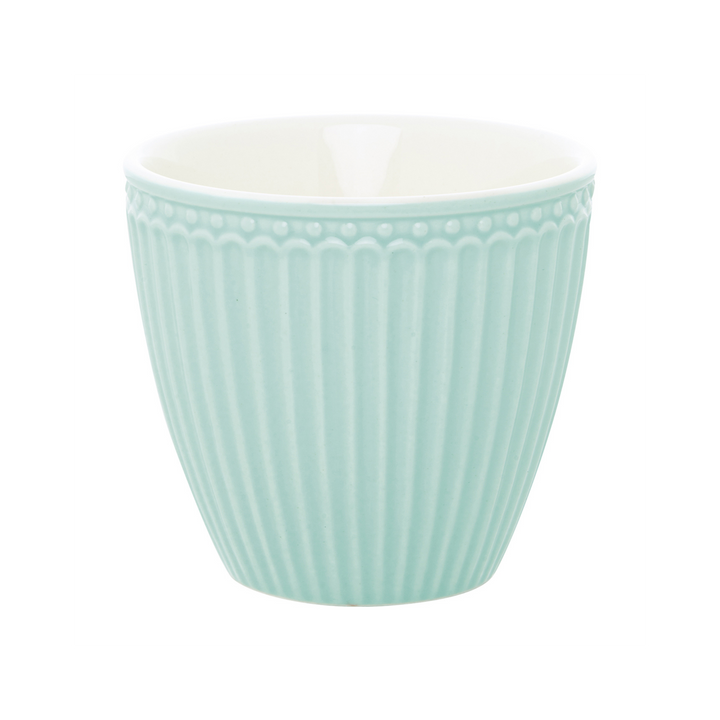 GreenGate Alice Latte Becher in kühle Minze aus Porzellan freigestellt