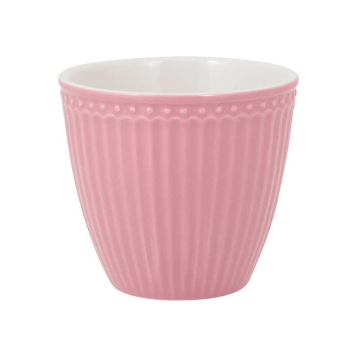 GreenGate Alice Latte Becher in Staubrosa aus Porzellan freigestellt