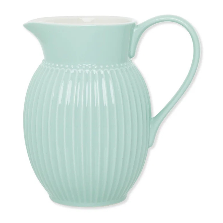 GreenGate Krug Alice Kühle Minze aus Porzellan mit 1,5 Liter Fassungsvermögen und charakteristischem Alice-Relief im skandinavischen Landhausstil