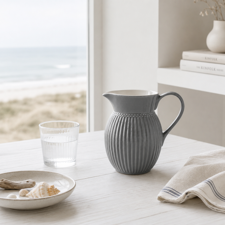 GreenGate Krug Alice Steingrau 0,5 L skandinavisch minimalistisch hell und clean im maritimen Stil