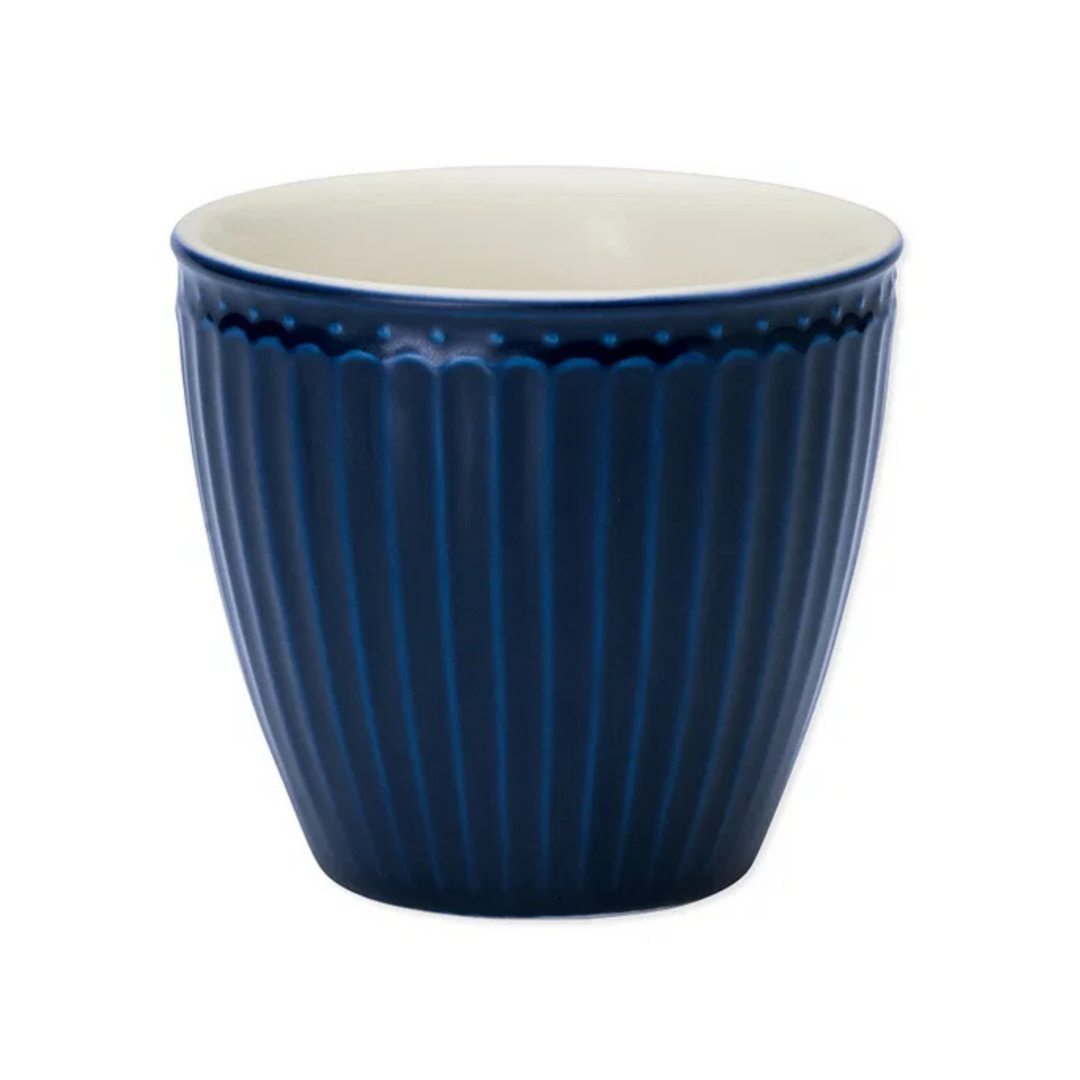 GreenGate Latte Becher Alice Dunkelblau aus Porzellan 350 ml im skandinavischen Landhausstil