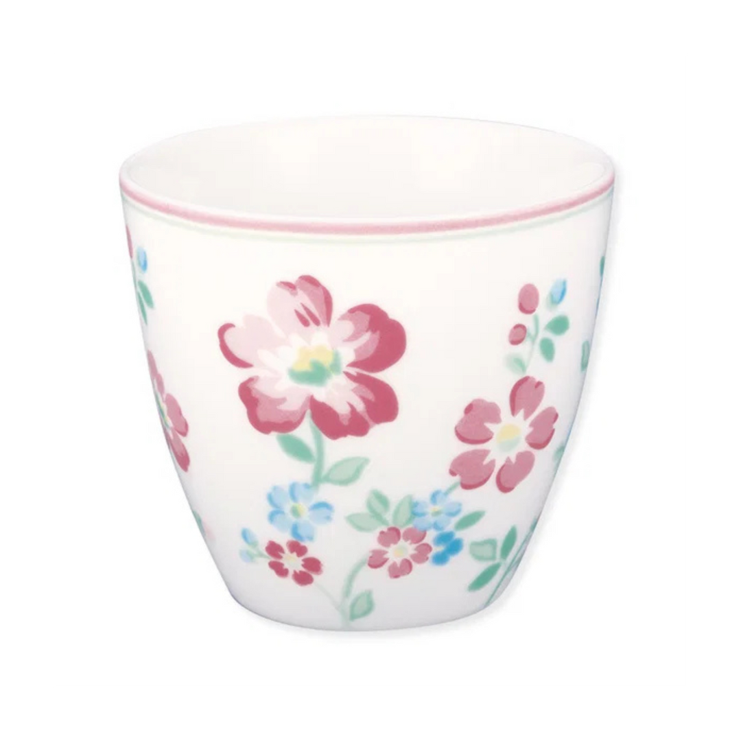 GreenGate Latte Becher Athea Weiß 0,35 L aus Porzellan mit floralem Muster im skandinavischen Landhausstil