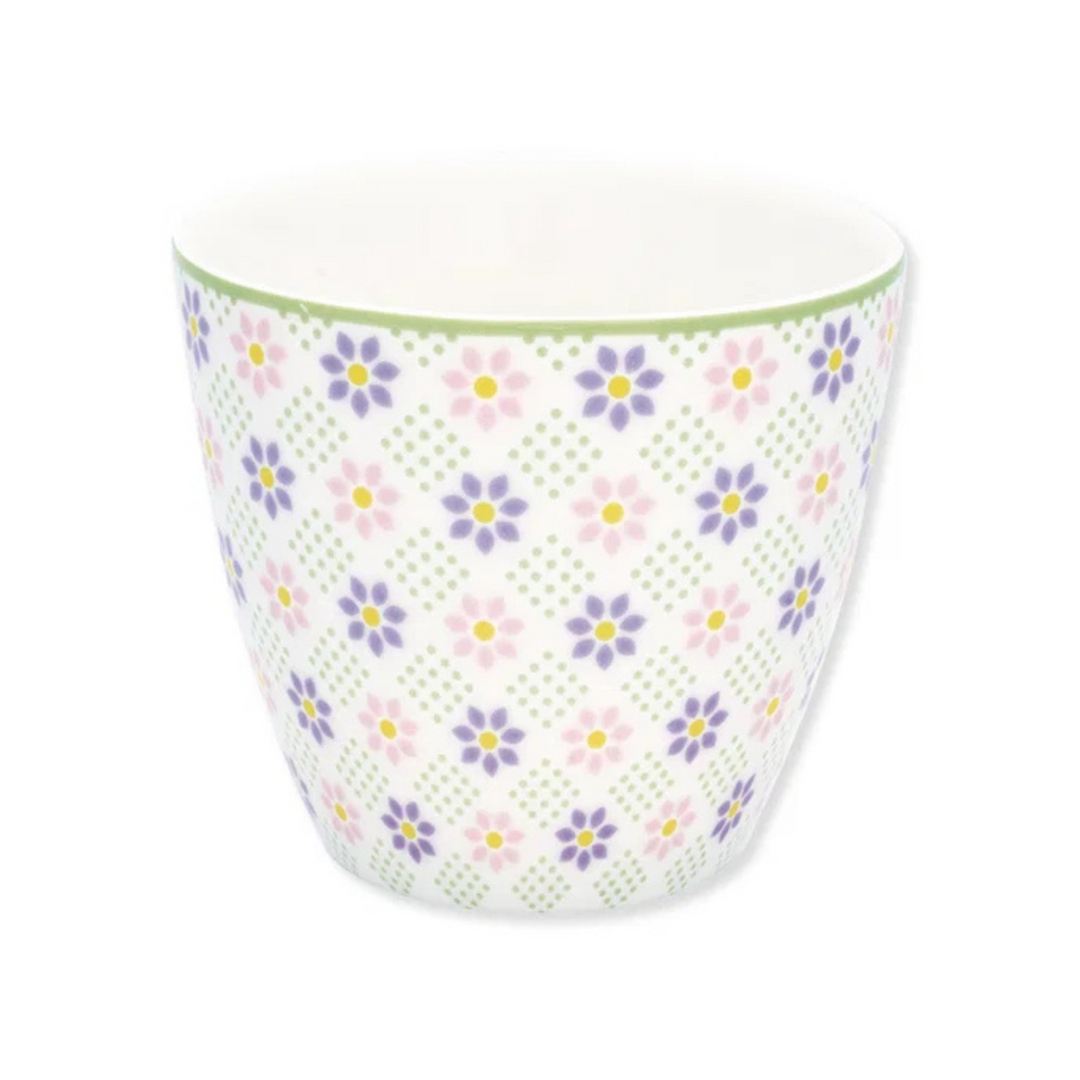 GreenGate Latte Becher Sybille weiß mit Blumenmuster aus Porzellan freigestellt