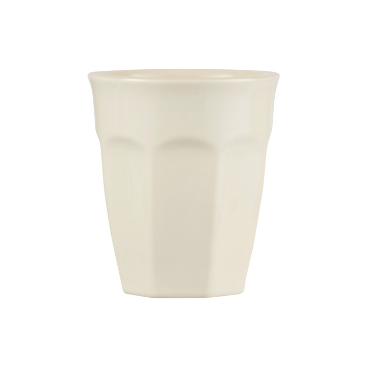 IB Laursen Mynte Becher Butter Cream aus Steingut – cremefarbener Becher freigestellt