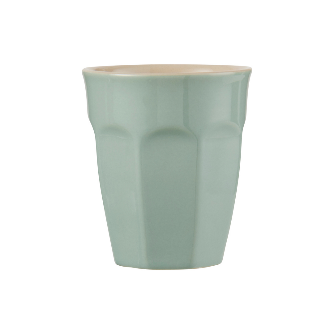 IB Laursen Mynte Becher Green Tea aus Steingut – grüner Becher im skandinavischen Landhausstil
