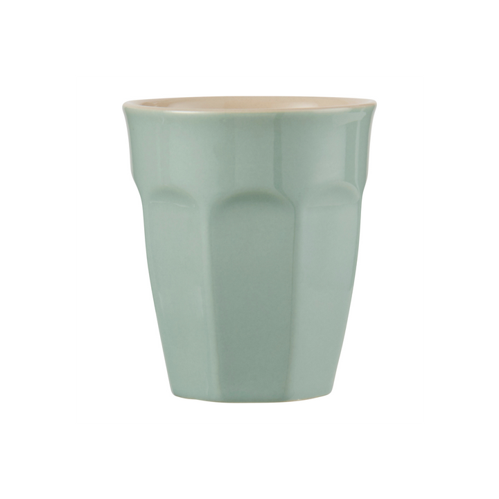 IB Laursen Mynte Becher Green Tea aus Steingut – grüner Becher im skandinavischen Landhausstil