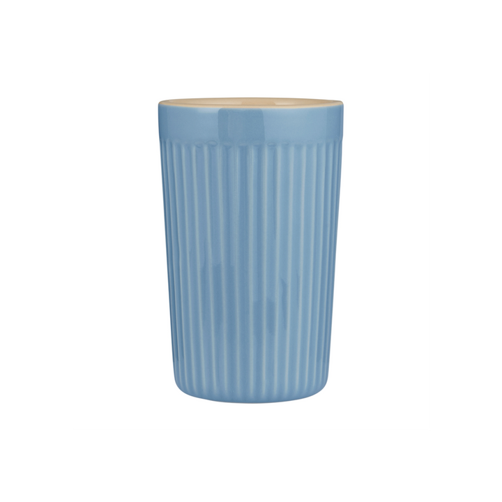 IB Laursen Mynte Café Latte Becher Blue Bell aus Steingut – hellblauer Becher im skandinavischen Landhausstil