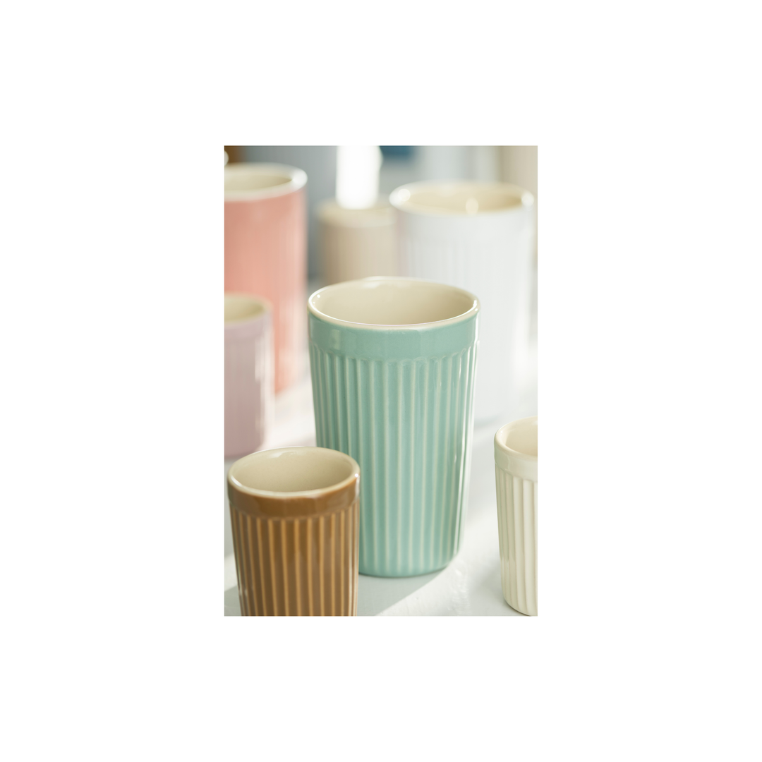 IB Laursen Mynte Café Latte Becher Green Tea aus Steingut mit geriffelter Oberfläche