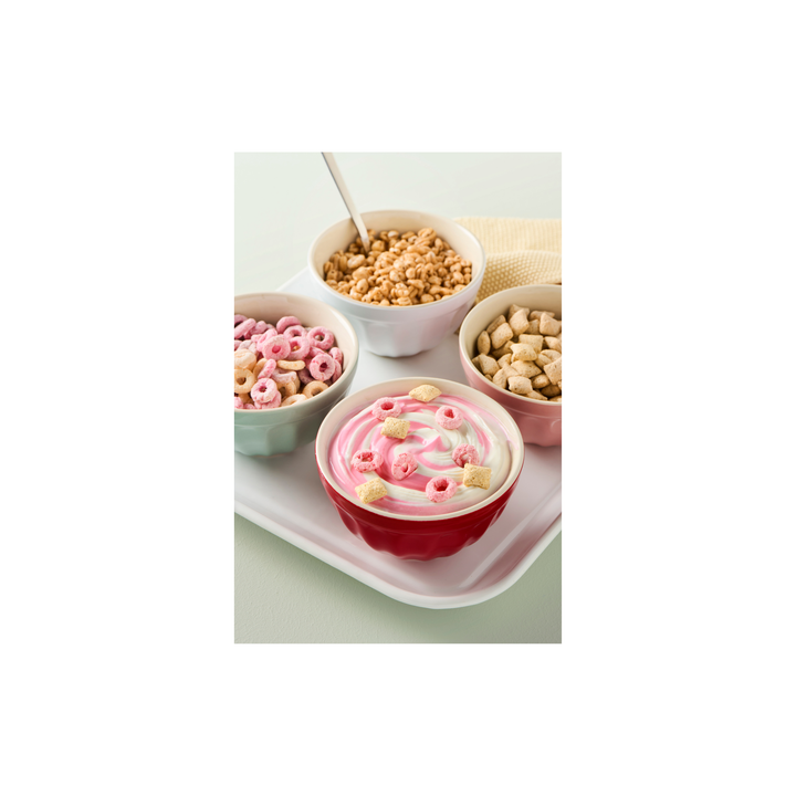 IB Laursen Mynte Müslischalen mit verschiedenen Frühstücksvariationen im skandinavischen Stil