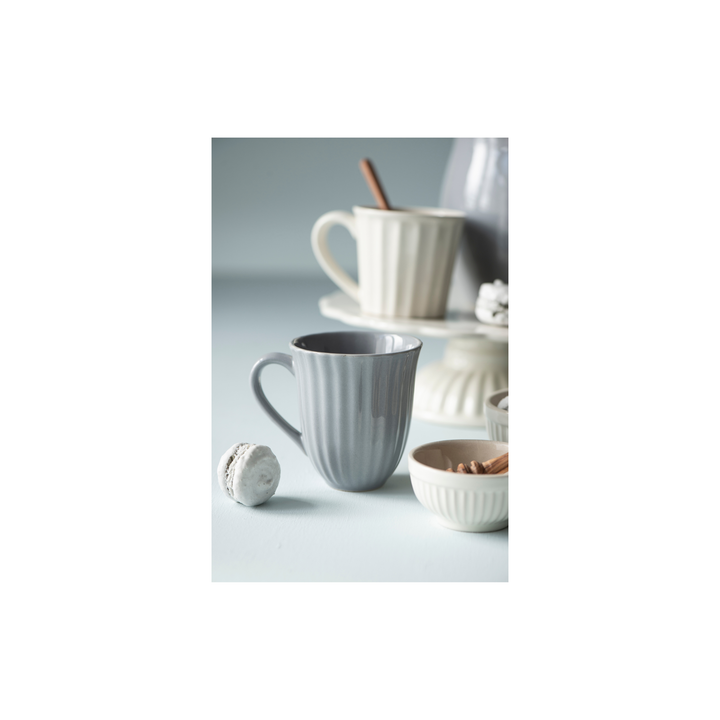 IB Laursen Mynte Tasse French Grey grau mit Rillenstruktur im Detail