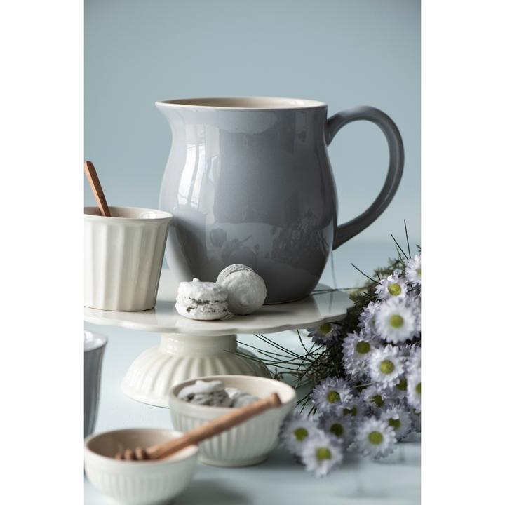 Skandinavische Steingutkanne Mynte French Grey von IB Laursen
