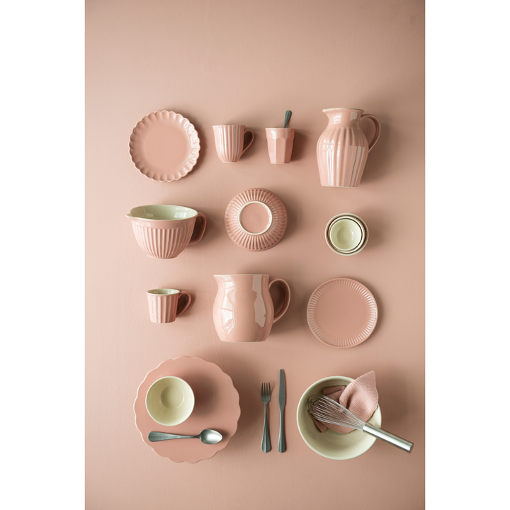 Skandinavische Tasse mit Rillen in Coral Almond von IB Laursen