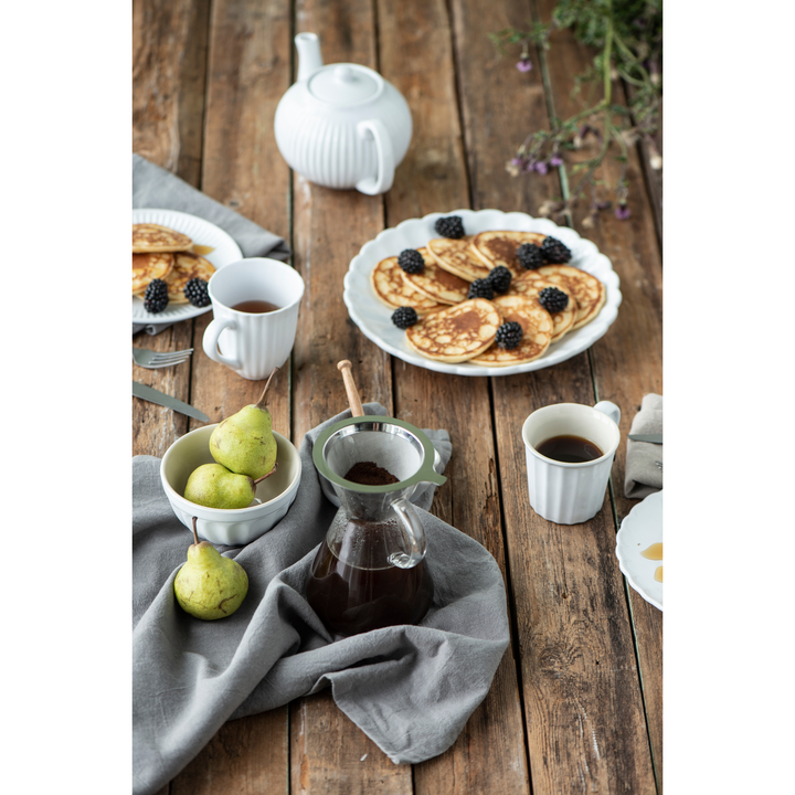 Skandinavische Tasse mit Rillen in Pure White von IB Laursen